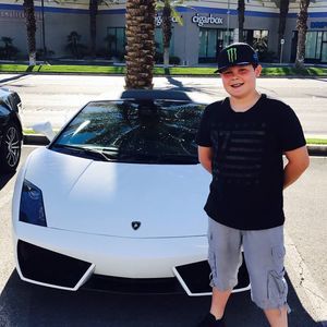 Meet your Posher, Zachary